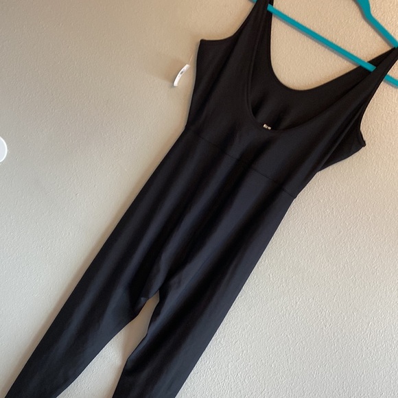NWT- Old Navy- Sleevless powersoft 7/8 length bodysuit- Black1 Size XL Tall - Picture 7 of 10